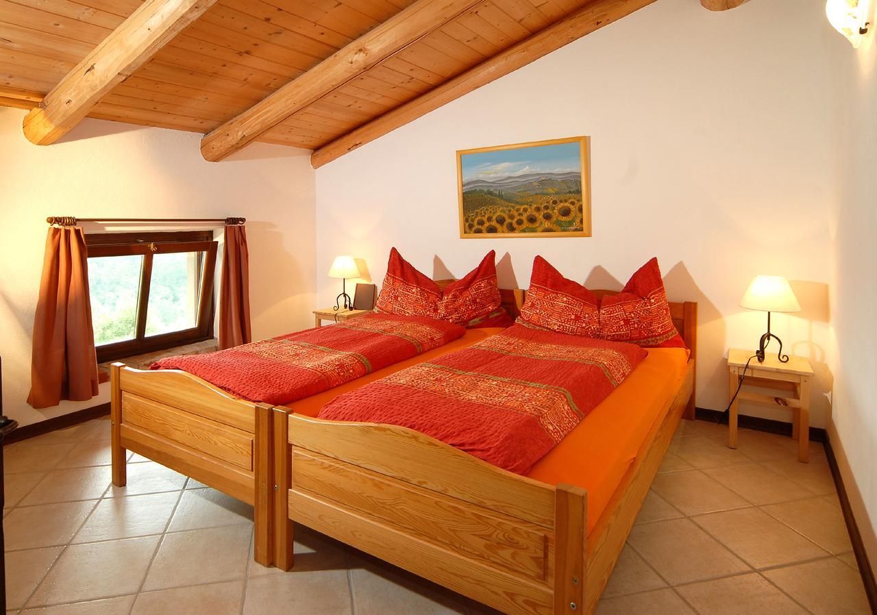 Agriturismo Sondrea Sinio Kültér fotó